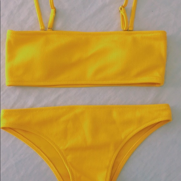yellow bikini 💛 - Picture 5 of 7
